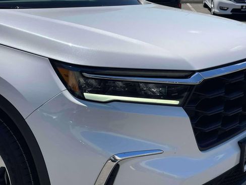 Certified 2025 Honda Pilot EX-L image 9