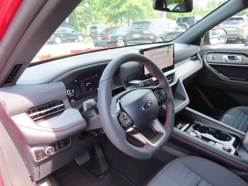 Used 2025 Ford Explorer ST-Line w/ Premium Package AWD/4WD image 16
