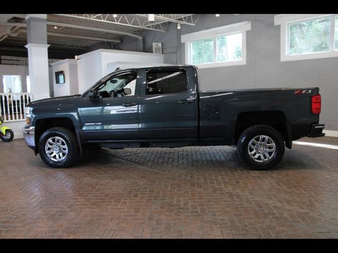 Used 2018 Chevrolet Silverado 2500 LT w/ LT Convenience Package AWD/4WD image 3