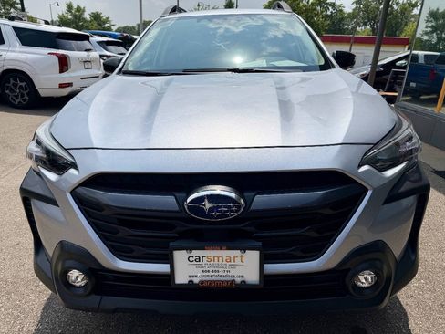 Used 2025 Subaru Outback Premium AWD/4WD image 5
