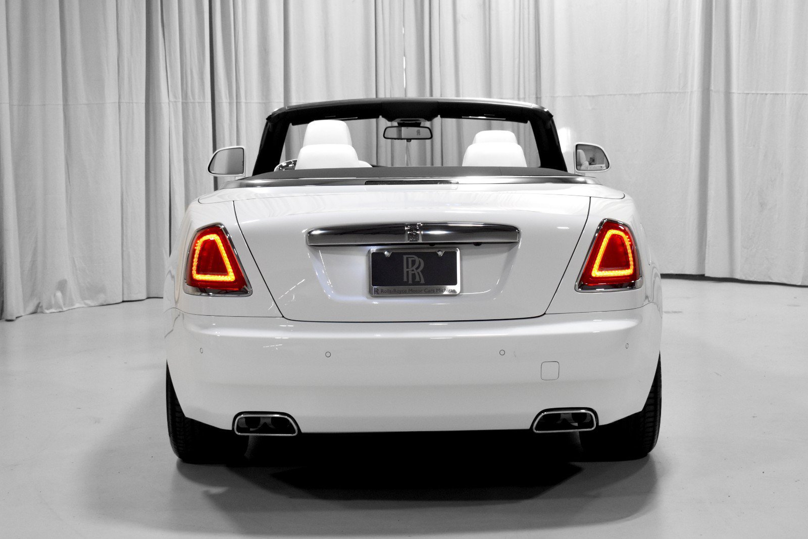 Certified 2020 Rolls-Royce Dawn RWD image 8