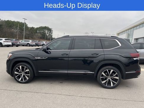 Used 2024 Volkswagen Atlas SEL Premium R-Line image 9