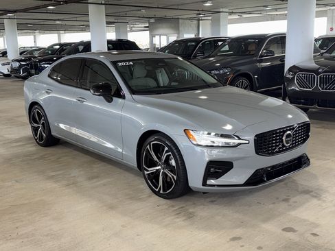 Used 2024 Volvo S60 B5 Plus w/ Climate Package FWD image 2