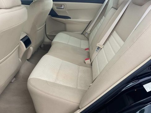 Used 2017 Toyota Camry LE FWD image 12