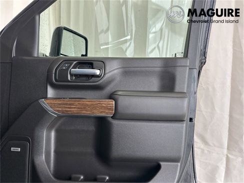 Used 2022 Chevrolet Silverado 2500 High Country image 18