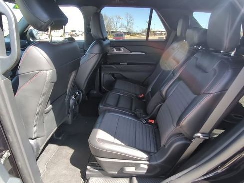 Used 2025 Ford Explorer ST-Line w/ ST-Line Street Pack AWD/4WD image 26