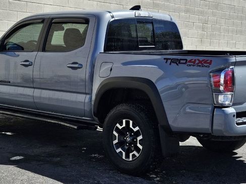 Used 2020 Toyota Tacoma TRD Off-Road w/ Technology Package AWD/4WD image 3