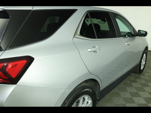 Used 2022 Chevrolet Equinox LT FWD image 17