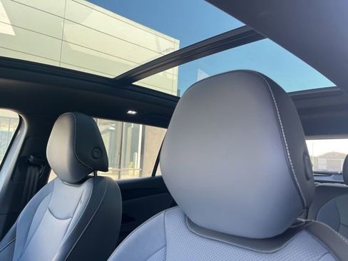 New 2026 Volkswagen Tiguan SE R-Line image 30