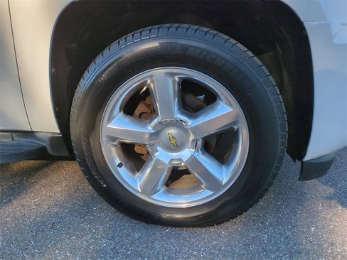 Used 2013 Chevrolet Suburban LT w/ All-Star Edition image 9