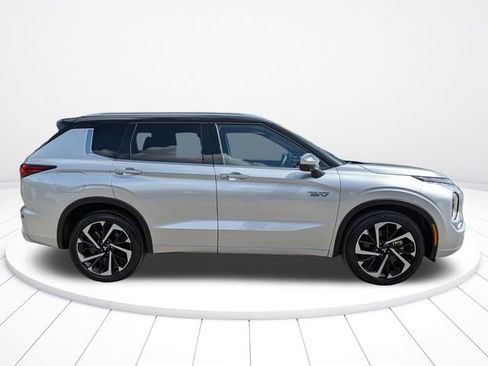 New 2025 Mitsubishi Outlander SEL image 3