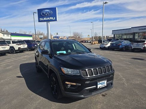 Used 2021 Jeep Compass Latitude image 2