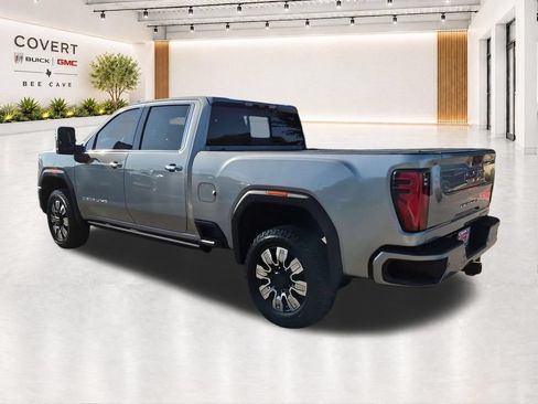 Used 2024 GMC Sierra 2500 Denali w/ Denali Reserve Package AWD/4WD image 11