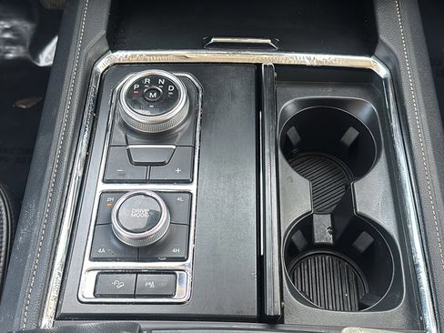 Used 2023 Ford Expedition XLT image 40