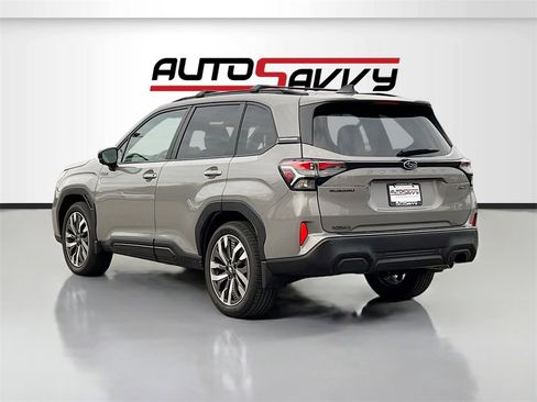 Used 2025 Subaru Forester Touring w/ Touring Package image 5