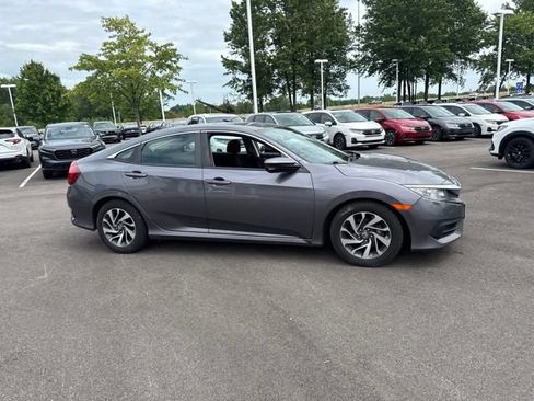 Used 2017 Honda Civic EX image 3