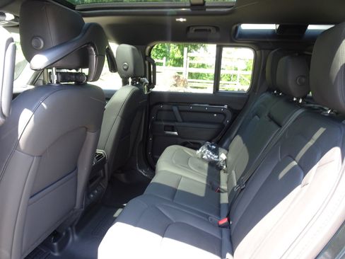 New 2025 Land Rover Defender 110 S image 21