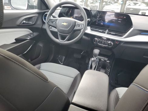 New 2026 Chevrolet Trax LT image 11