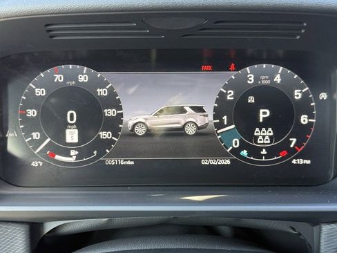 Certified 2025 Land Rover Discovery Dynamic SE image 31