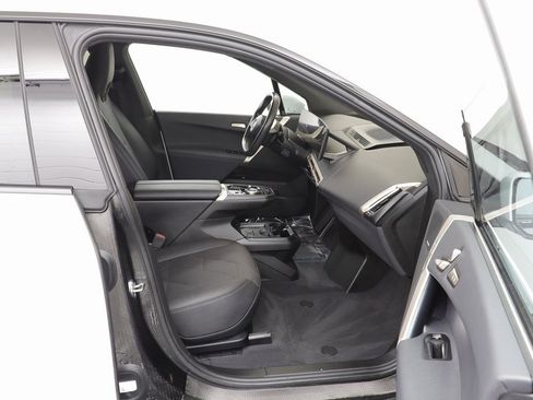 Used 2025 BMW iX xDrive50 image 21