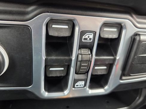 Used 2020 Jeep Wrangler Unlimited Sport S image 29