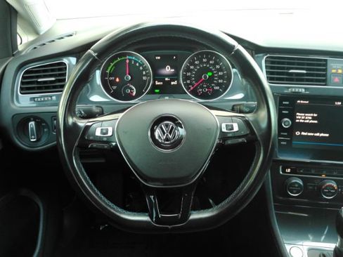 Used 2019 Volkswagen e-Golf SE w/ Driver Assistance Package FWD image 31