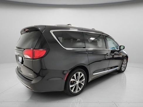 Used 2017 Chrysler Pacifica Limited w/ UConnect Theater Package image 12