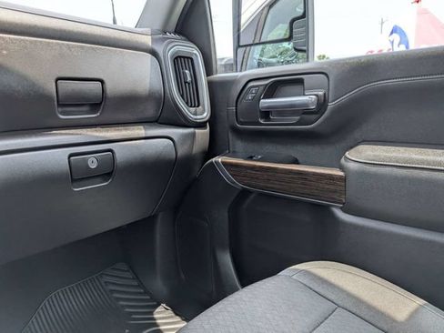 Used 2023 GMC Sierra 2500 SLE AWD/4WD image 17