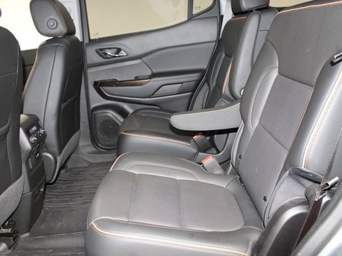 Used 2023 GMC Acadia AT4 w/ Preferred Package image 24