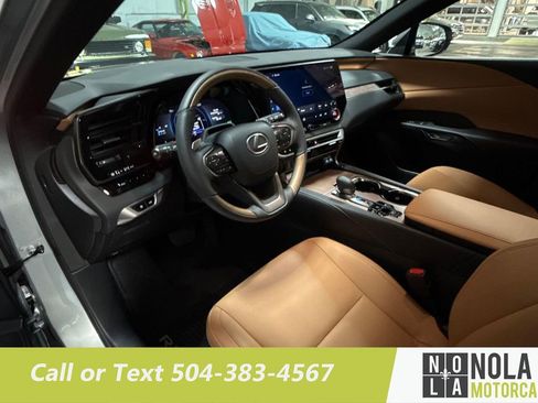 Used 2025 Lexus RX 350h w/ Convenience Package image 22