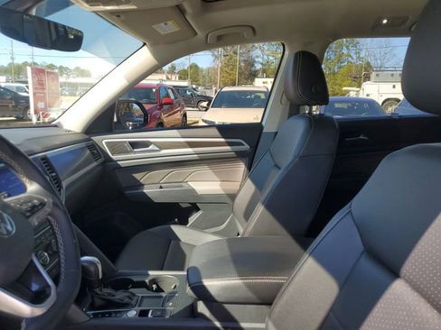 Used 2021 Volkswagen Atlas SE w/ Panoramic Sunroof Package image 17