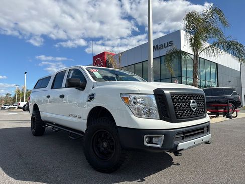 Used 2019 Nissan Titan S image 1