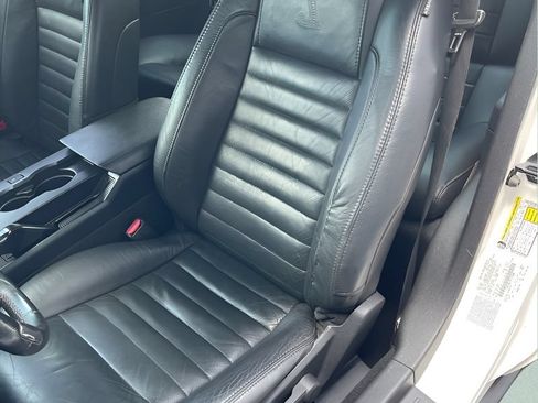 Used 2009 Ford Mustang Shelby GT500 RWD image 12