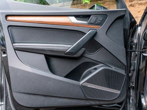 Used 2021 Audi Q5 e Premium Plus w/ Premium Plus Package image 14