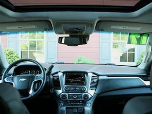Used 2017 Chevrolet Suburban LT AWD/4WD image 29