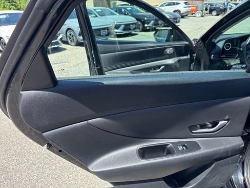 Used 2023 Hyundai Elantra SEL w/ Convenience Package FWD image 30