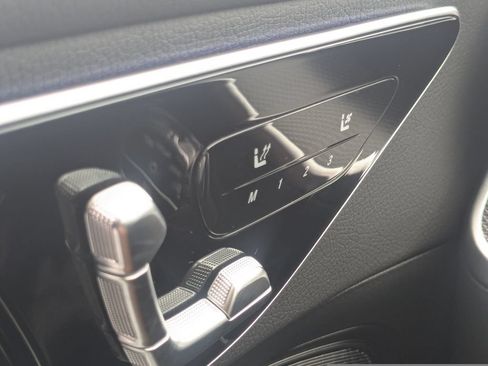 Used 2025 Mercedes-Benz C 300 4MATIC Sedan image 12