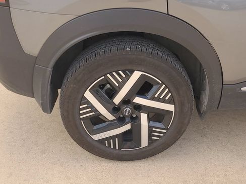 Certified 2026 Nissan Kicks SV FWD image 6