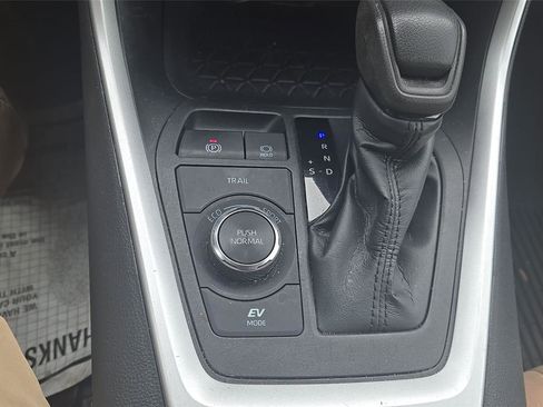 Used 2022 Toyota RAV4 XLE w/ Convenience Package image 26
