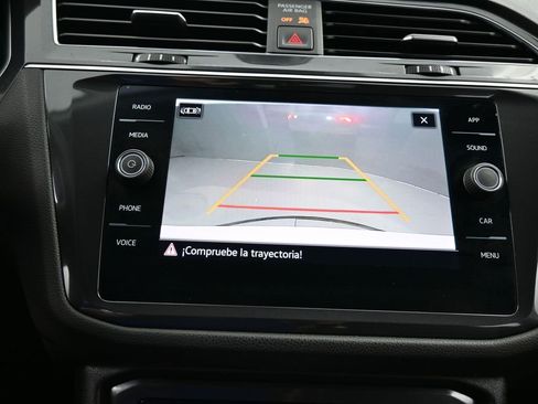 Used 2022 Volkswagen Tiguan SE image 20