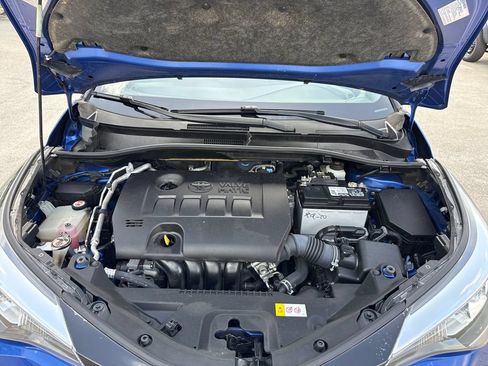 Used 2020 Toyota C-HR XLE FWD image 28