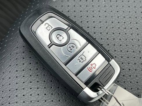 Used 2025 Ford Escape ST-Line w/ Tech Pack #1 AWD/4WD image 30