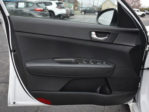 Used 2018 Kia Optima LX image 11