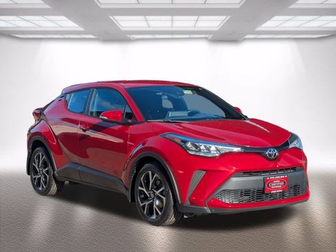 Certified 2022 Toyota C-HR image 1