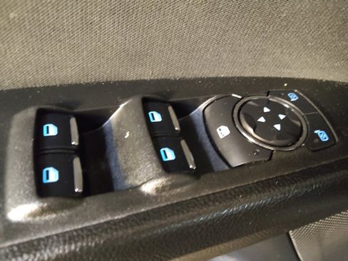 Used 2020 Ford Fusion SE FWD image 27