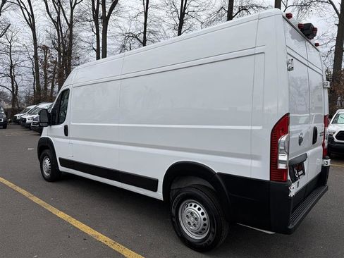 Used 2025 RAM ProMaster 2500 w/ Convenience Group FWD image 4
