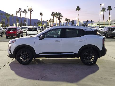 New 2026 Nissan Kicks SR w/ SR Premium Package image 3