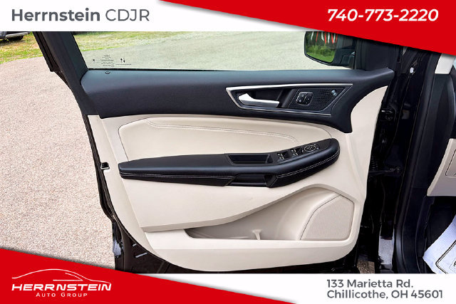 Used 2023 Ford Edge Titanium AWD/4WD image 13