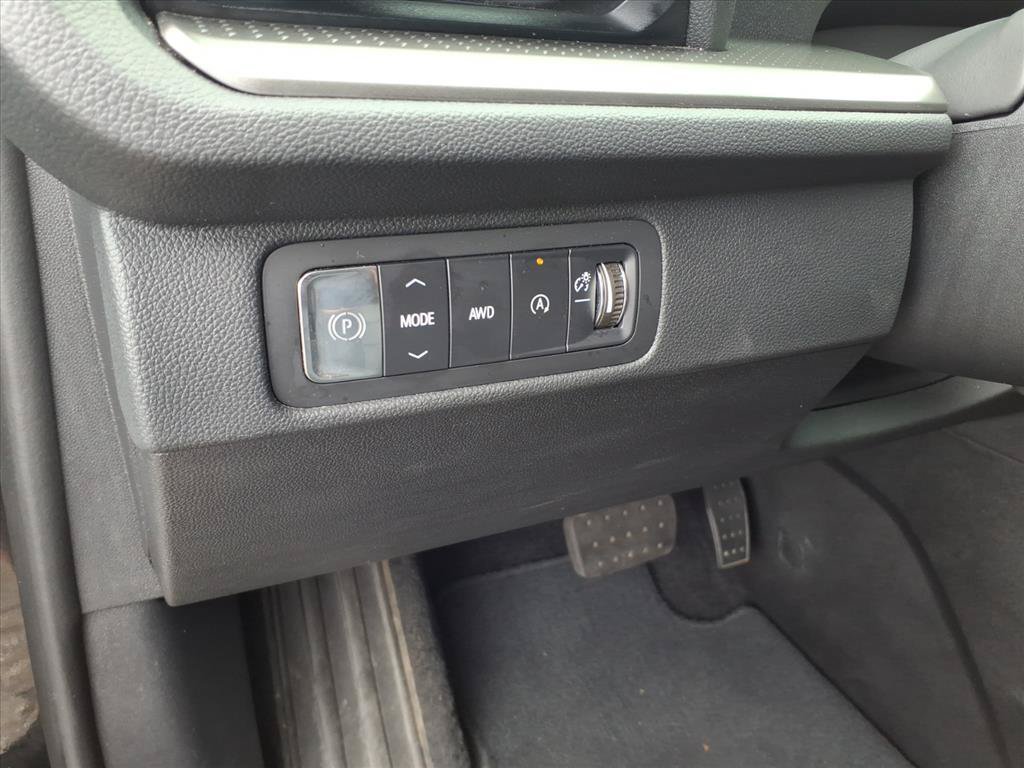 Used 2025 Chevrolet Traverse LT AWD/4WD image 26