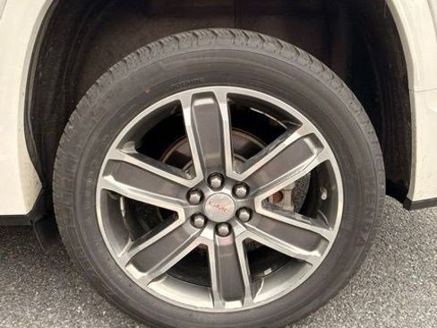 Used 2019 GMC Acadia Denali w/ Technology Package AWD/4WD image 31